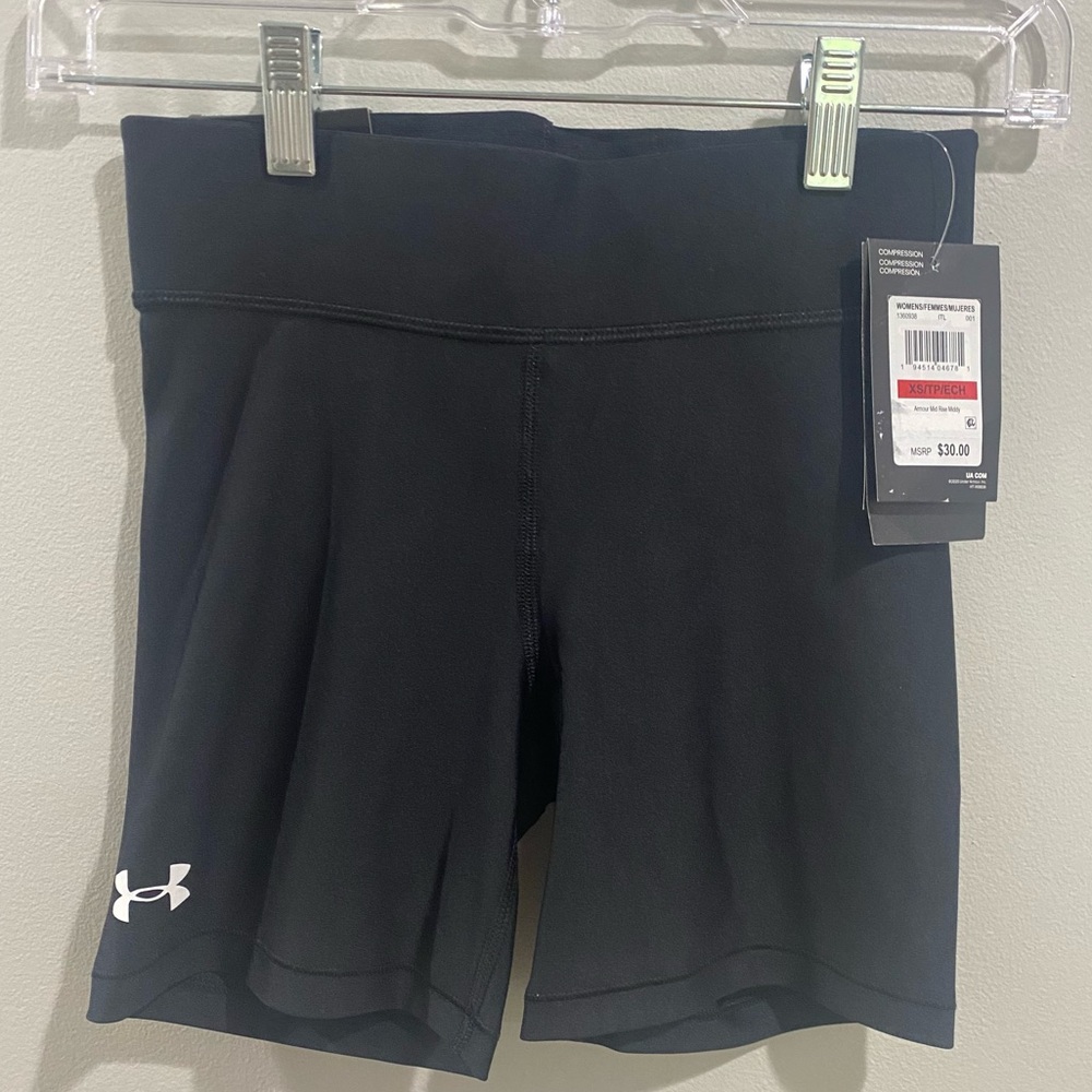 Under Armour Compression Shorts Womens Size Medium Black Heatgear Pull‎ On NWT